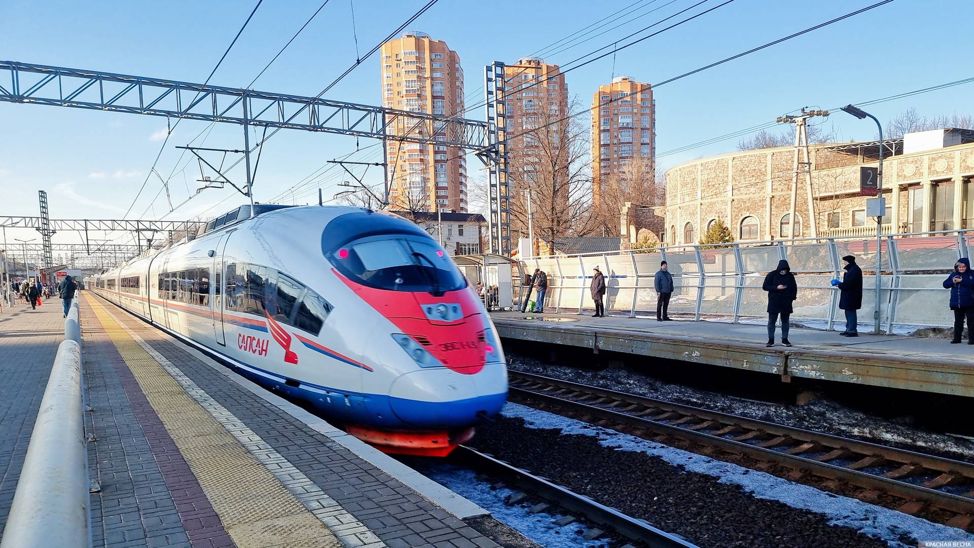Сапсан — быстрый способ добраться между Москвой и Санкт‑Петербургом